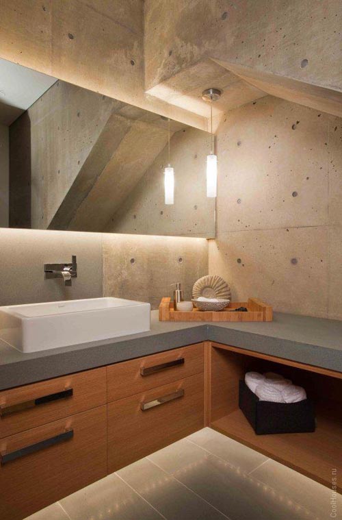 Pender Harbour House на берегу лесного озера